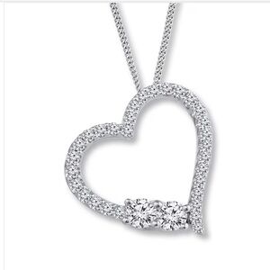 RARE Ever us  Dimond heart 10 k white gold pendent